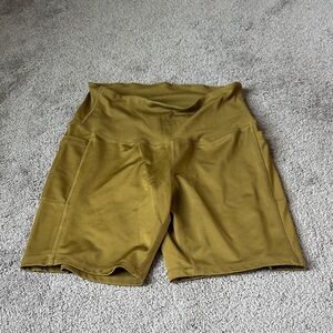 Leg End Gym Shorts SIZE L